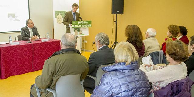 La Escuela de Abuelos de Boadilla ayudará a los mayores a desempeñar su labor