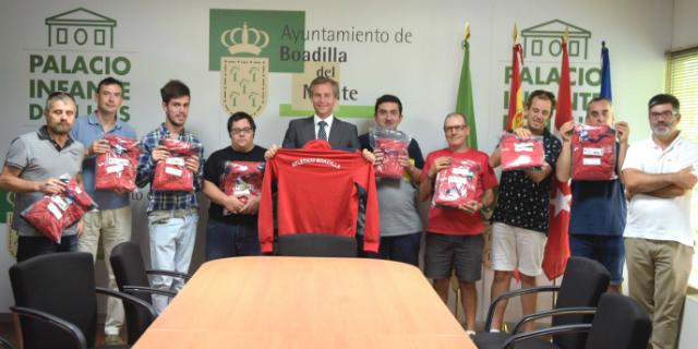 El Ayuntamiento patrocinará la nueva equipación del Atlético Boadilla