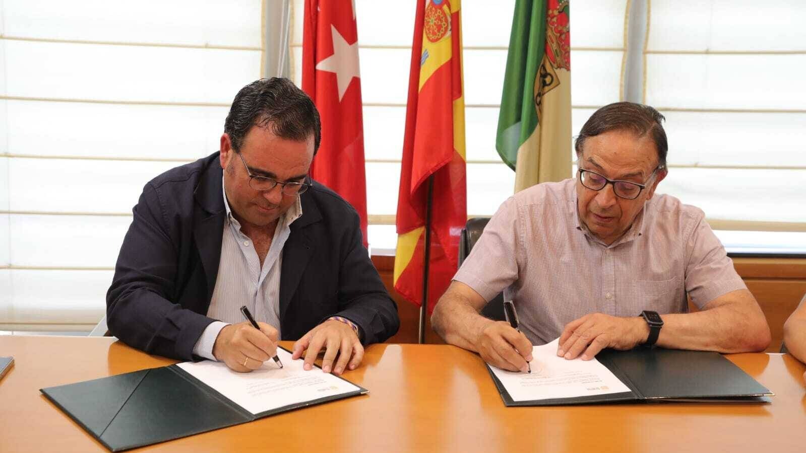 El Ayuntamiento renueva su convenio con la Asociación de Mayores de Boadilla