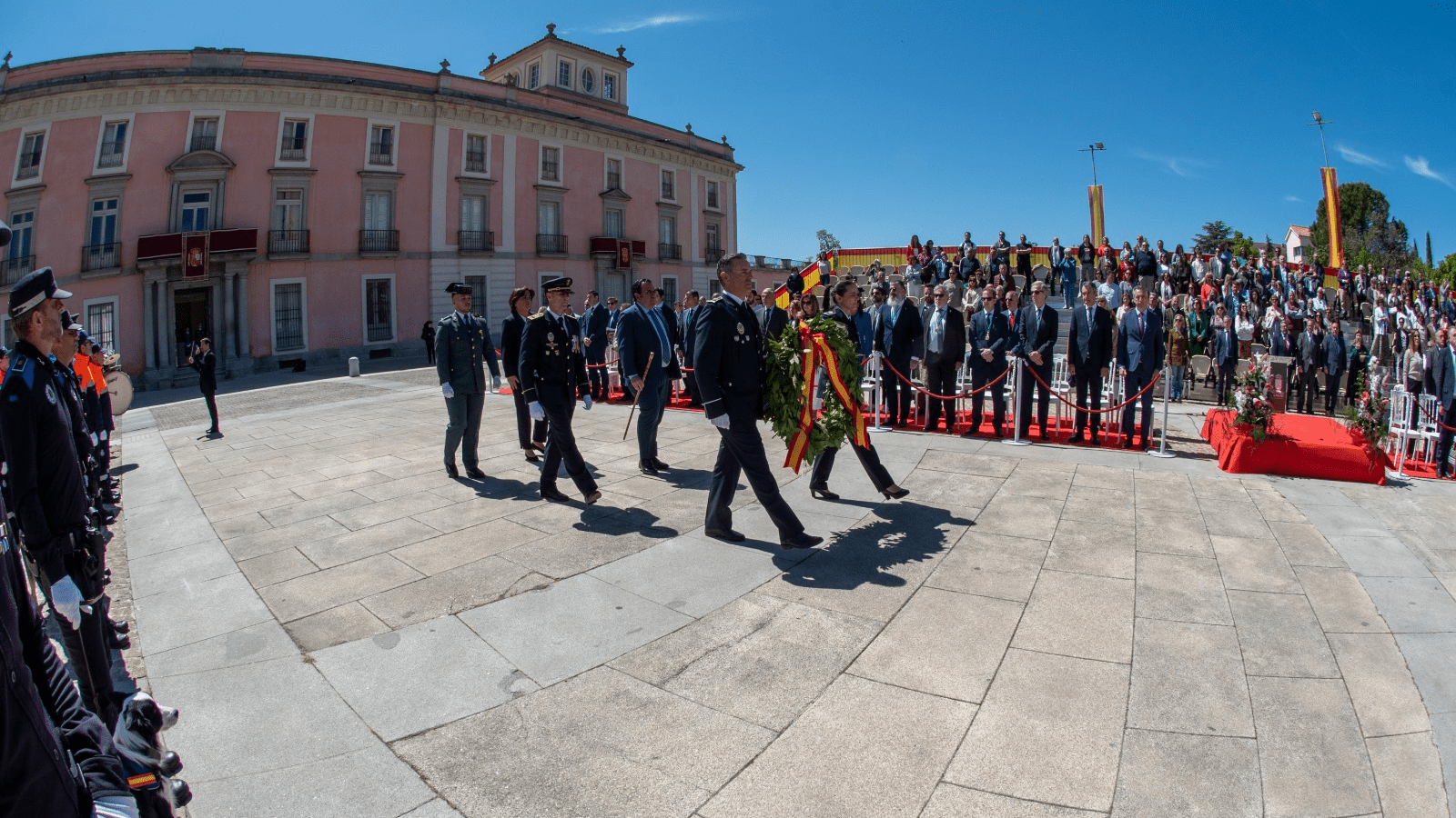 La policía local celebra el día de su patrón, San Jorge, con la entrega de 21 medallas y condecoraciones