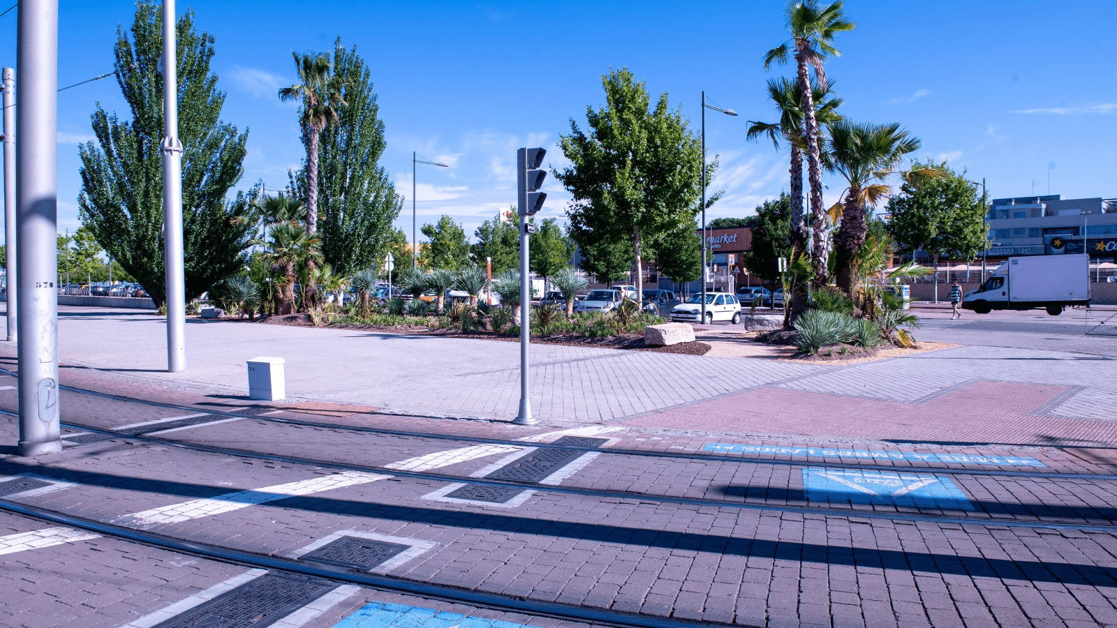 Nueva zona ajardinada en el intercambiador de Puerta de Boadilla