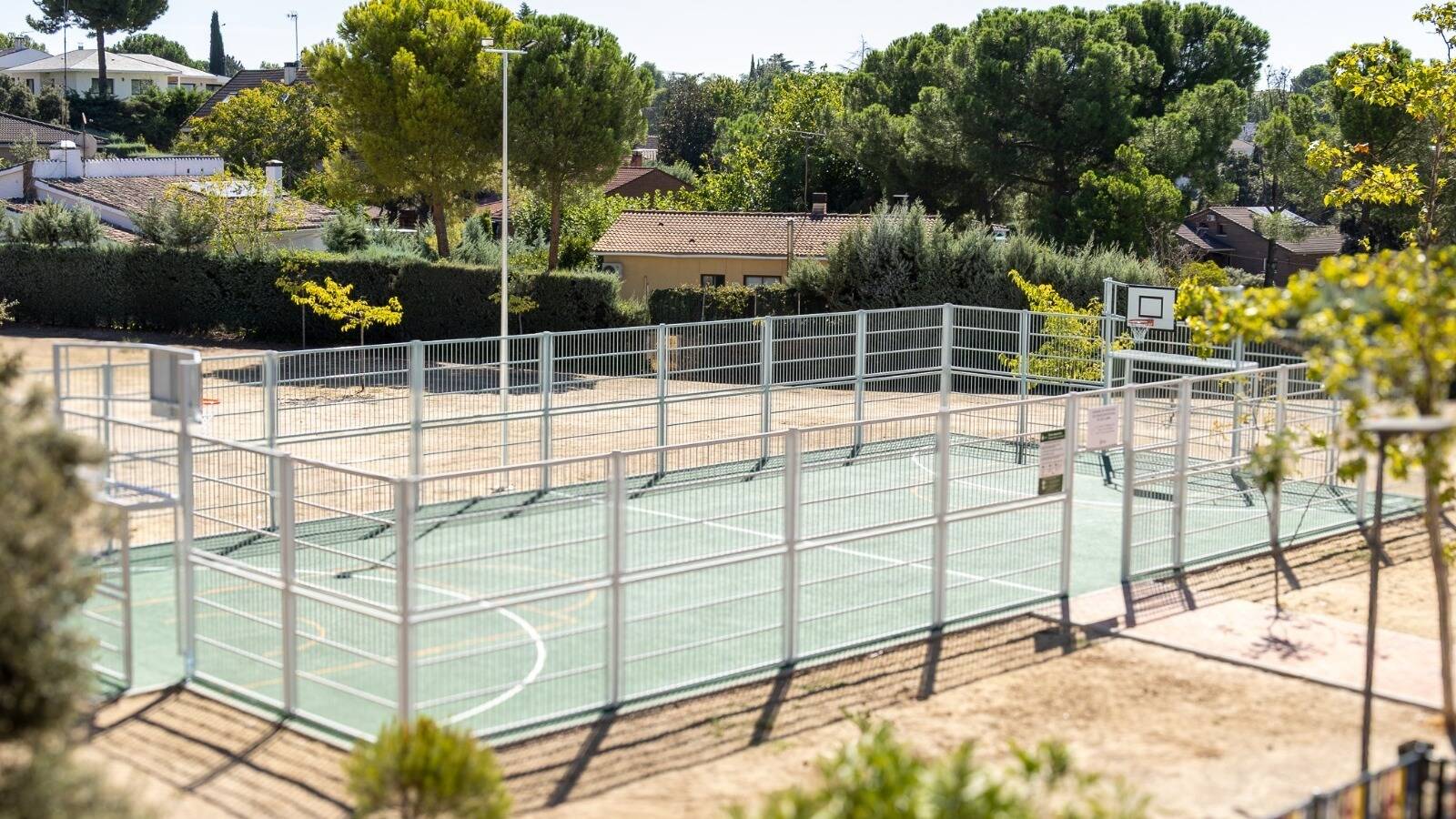 Boadilla abre una pista de fútbol sala y baloncesto