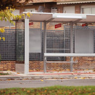 Boadilla del Monte renueva sus marquesinas de autobús con tecnología sostenible